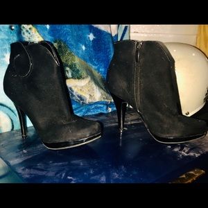 Women’s suede ankle zip up high heeled booties